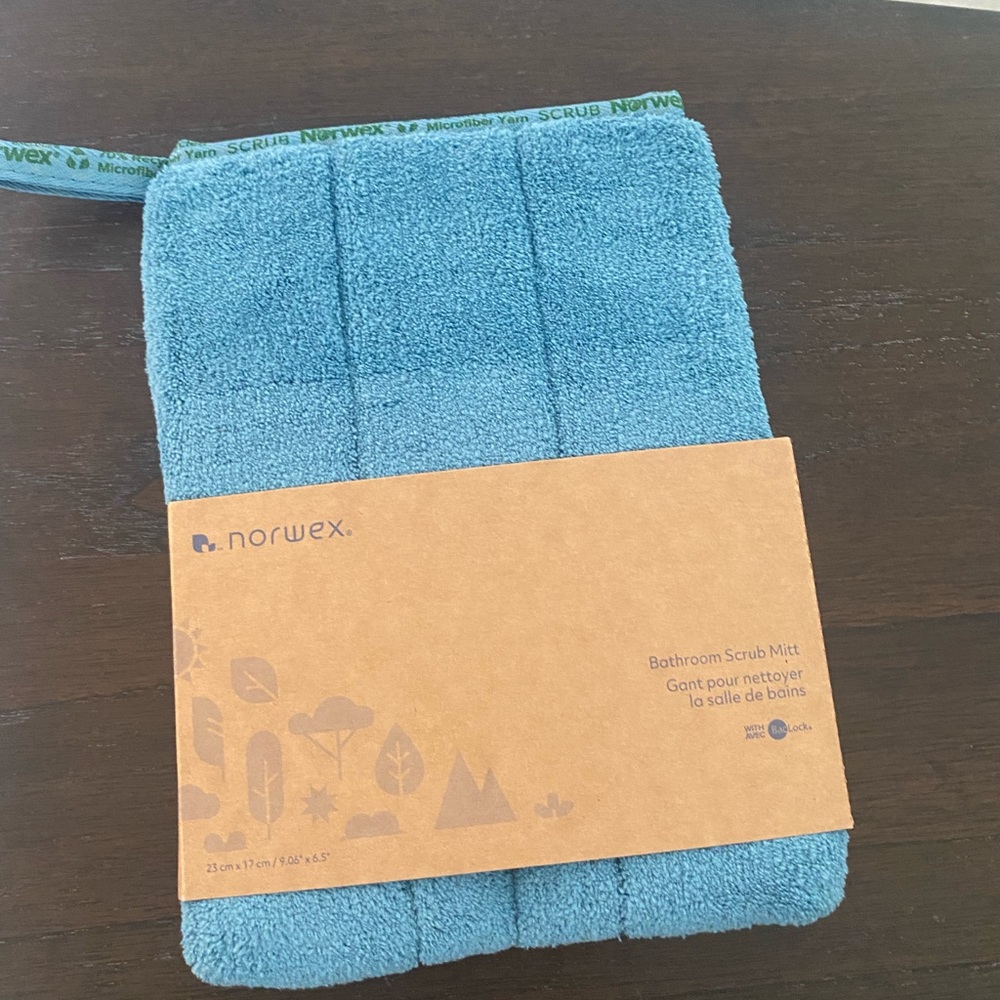 Norwex bathroom scrub mitt